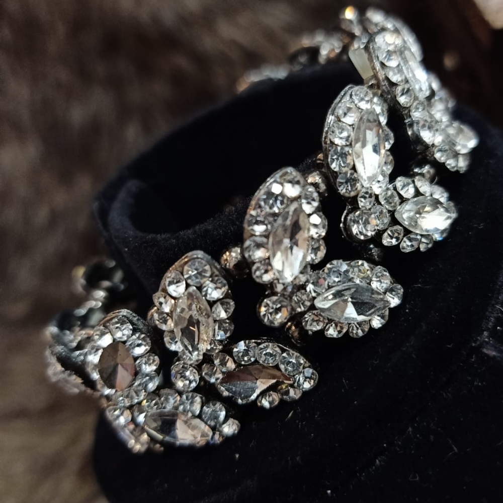 Earings - Picture 4 of 4